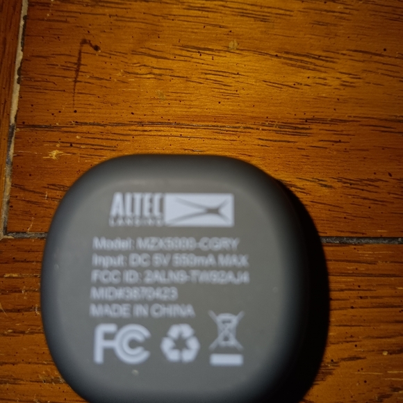 Earbuds - Picture 2 of 2